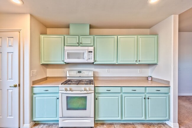 Building Photo - 9304 Pokeweed Ct