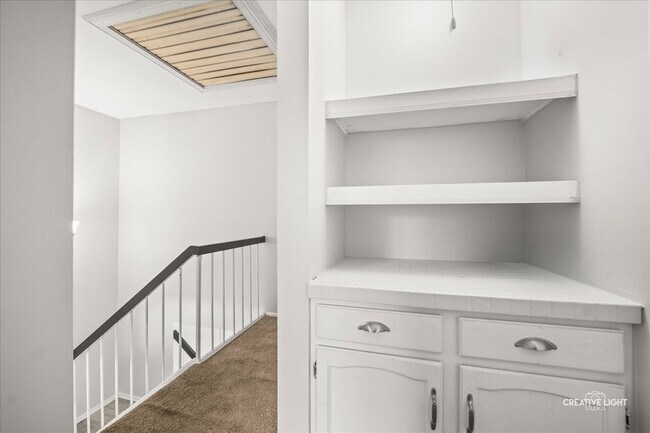 Building Photo - 772 Circle Dr