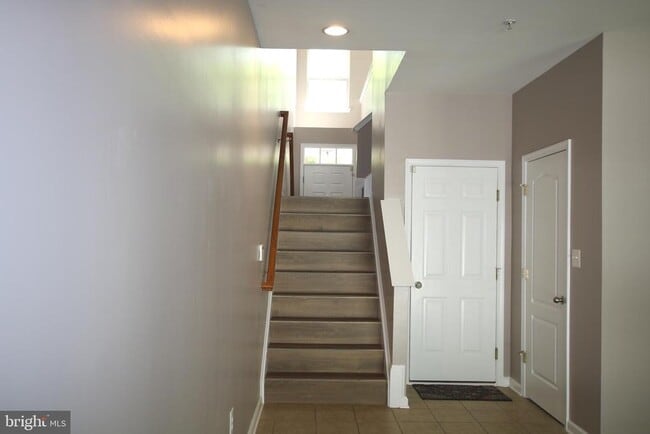 Building Photo - 622 Tailgate Terrace