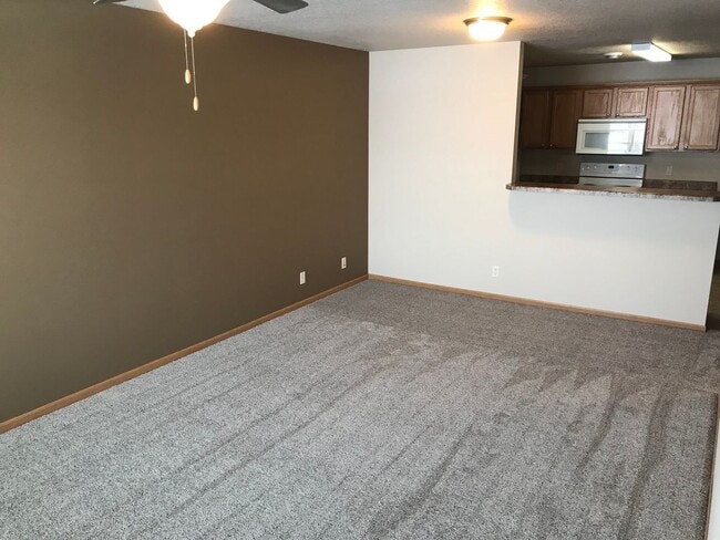 Building Photo - 3720 Tiverton Ct.