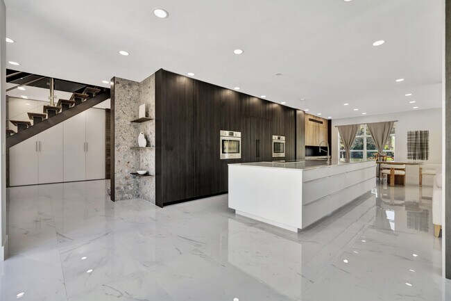 Building Photo - 7693 Steeplechase Dr
