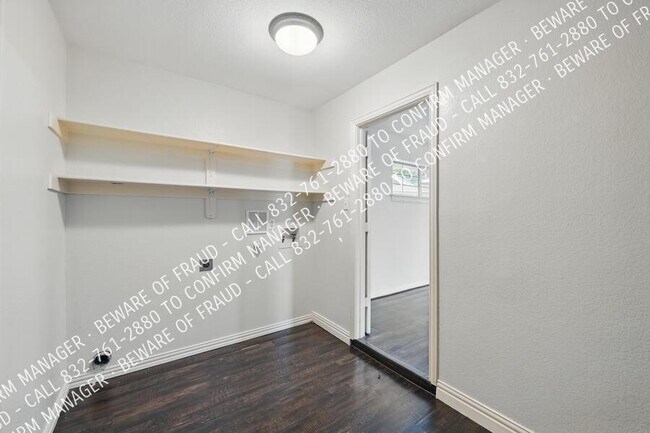 Building Photo - 506 E Alexander Ln