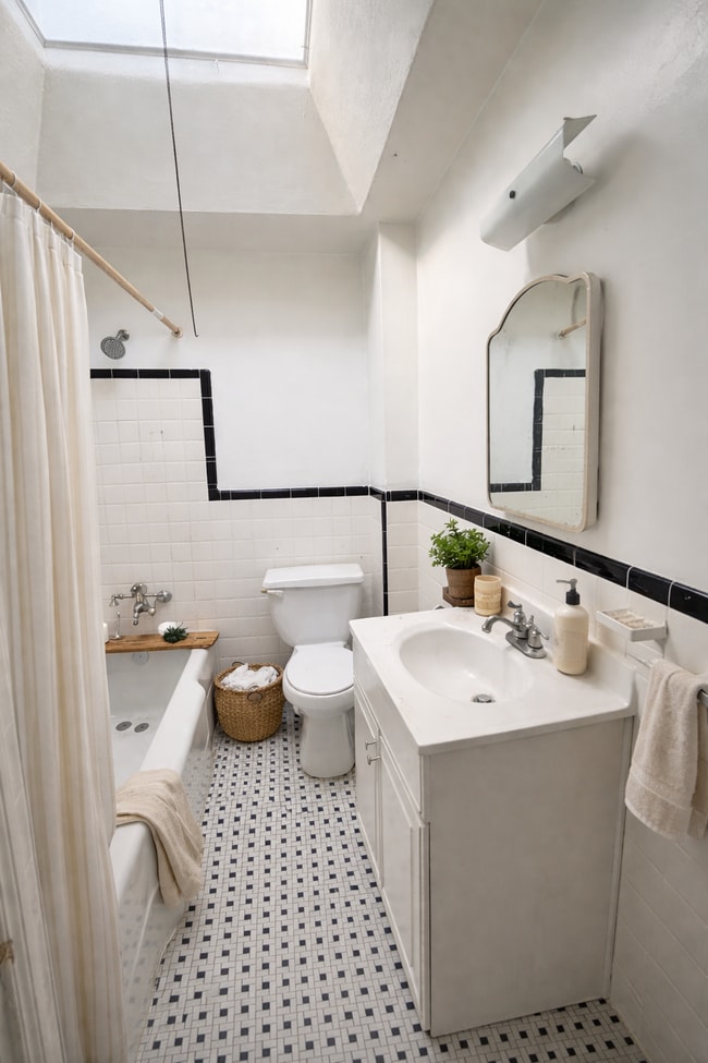 Building Photo - 6038 Baltimore Ave