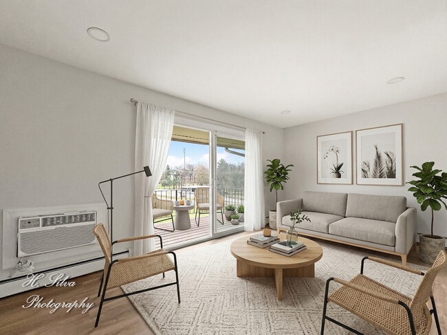 Building Photo - 5 Arrowhead Dr