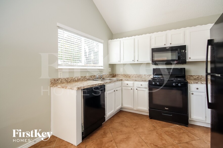 Building Photo - 2503 Silver Trumpet Dr