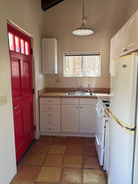 Kitchen - 1431 Penny Rd