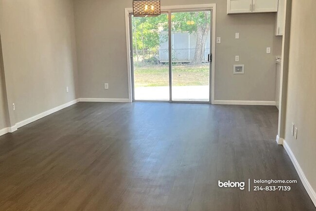 Building Photo - 5716 Hanson Dr