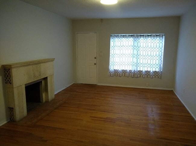 Building Photo - 4648 SW 12th St