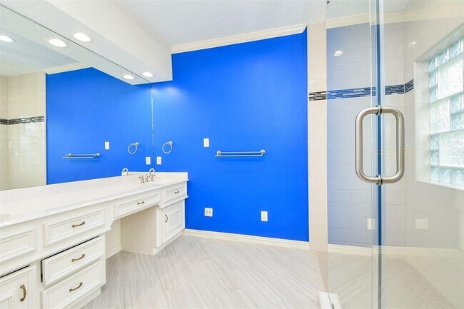 Building Photo - 1511 Beaconshire