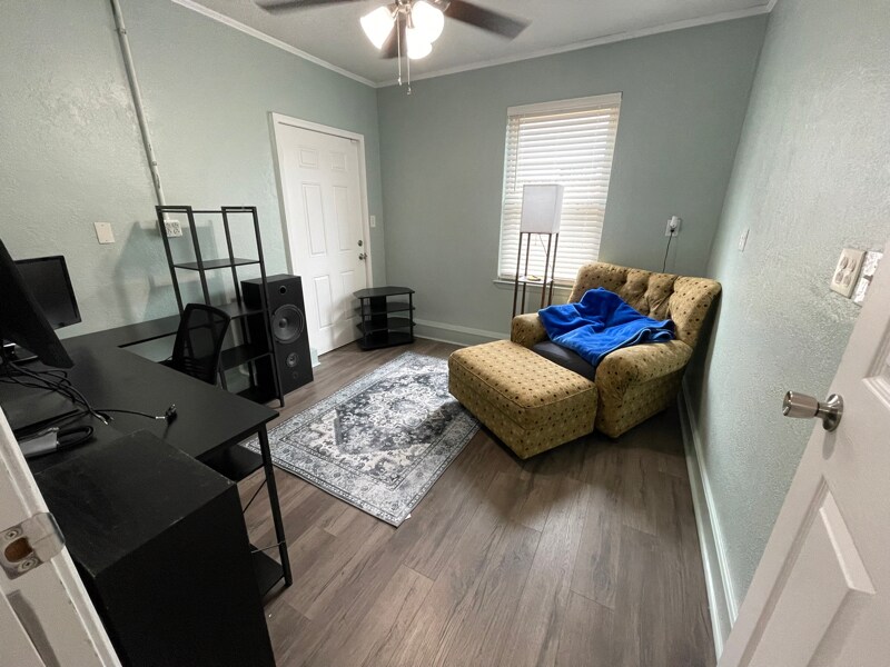 Building Photo - 9408 Octavia Ln