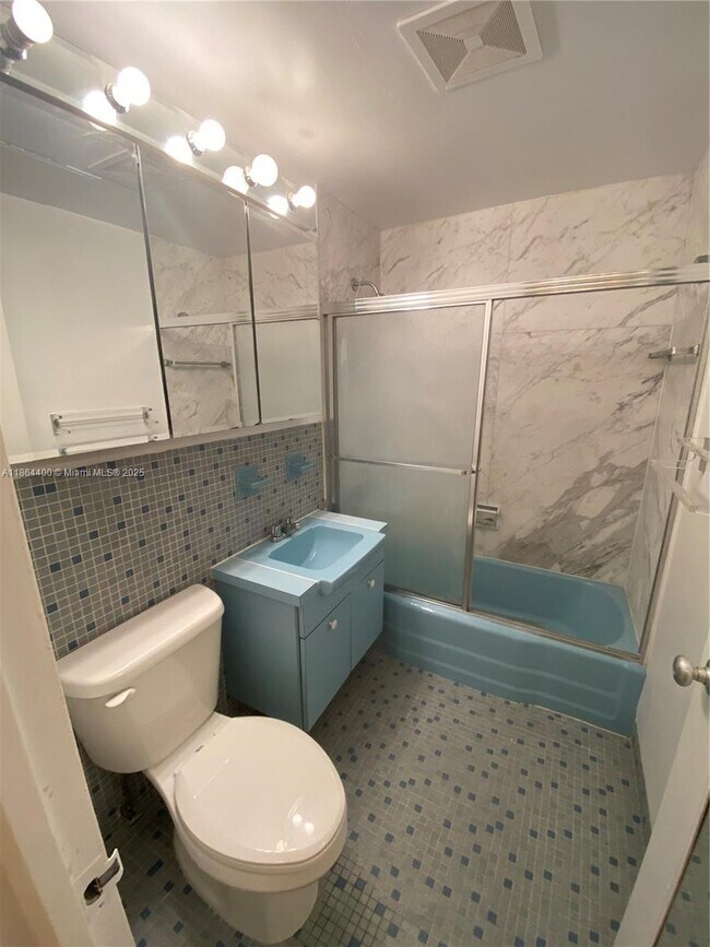 Building Photo - 1408 Brickell Bay Dr