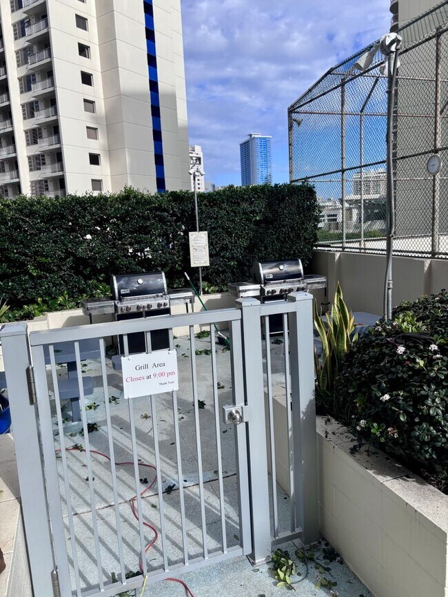 Building Photo - For Rent | A 3 Bedroom, 3 Bathroom, with 1 Assigned Parking Stall at Waipuna