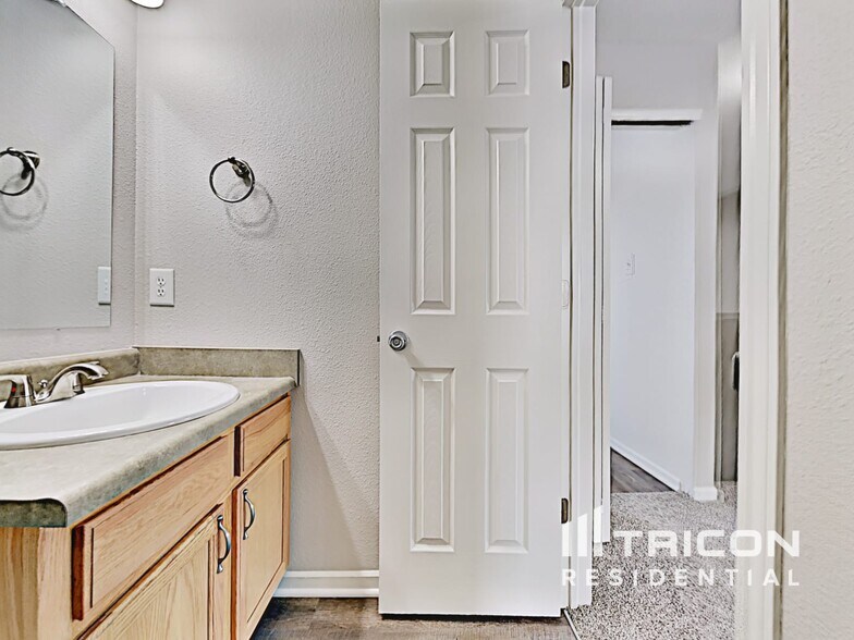 Building Photo - 10864 Grace Dr