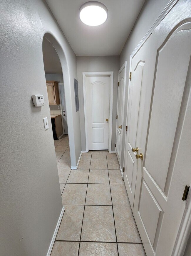 Building Photo - 2525 Chupasrosa Court