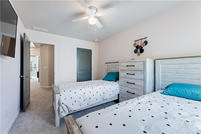 Building Photo - 2831 Ridgeview Dr