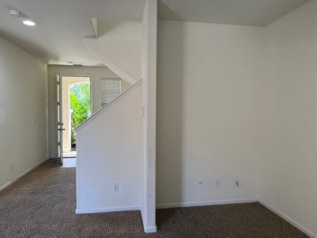 Building Photo - North Natomas 2 Story 3 Bedroom w/ Loft. 2 Car Attached Garage