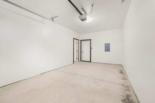 Building Photo - K288LI