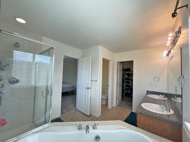 Building Photo - Spacious Charmer in sought after Meridian Ranch community- 2 houses from park