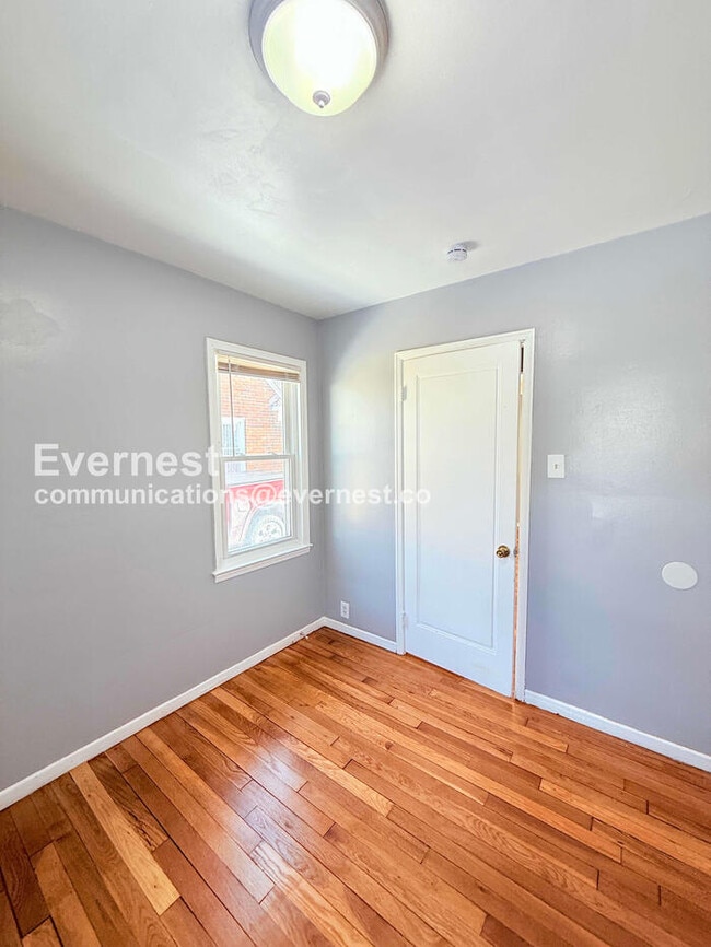 Building Photo - 2 Bed/1 Bath Home with Laundry Hookups / Pet-Friendly / Vouchers Accepted / Available Now!