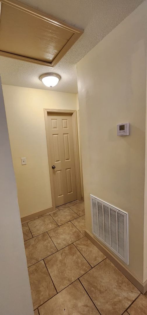 Building Photo - 134 Ash St