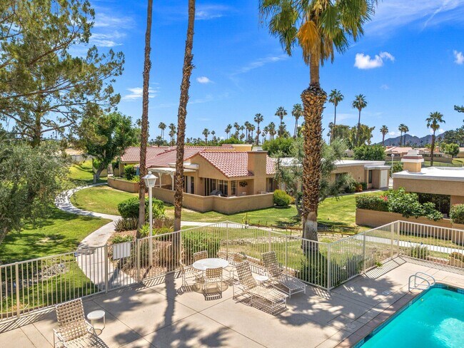 Building Photo - 73750 Cll Bisque