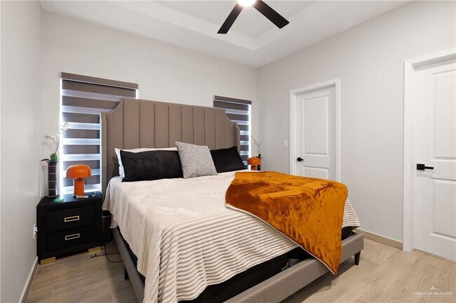 Building Photo - 31 Dragonfly St