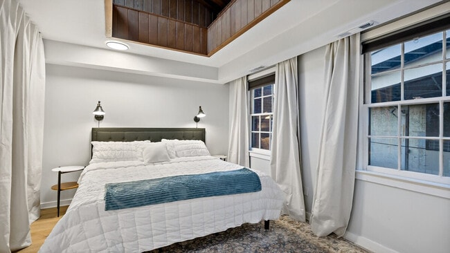 Building Photo - 3590 Water St NW