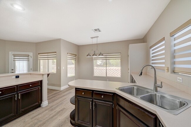 Building Photo - Marvelous Single Story, 3 Bedroom Home with NO HOA!