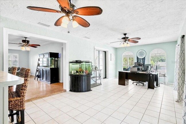 Building Photo - 1302 Georgetowne Cir