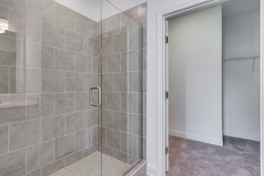 Huge walk in shower. - 415 Alter Ter