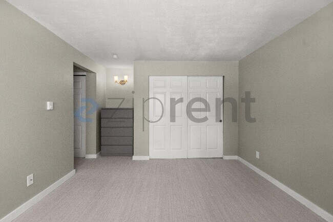 Building Photo - 2020 Grant Ave S