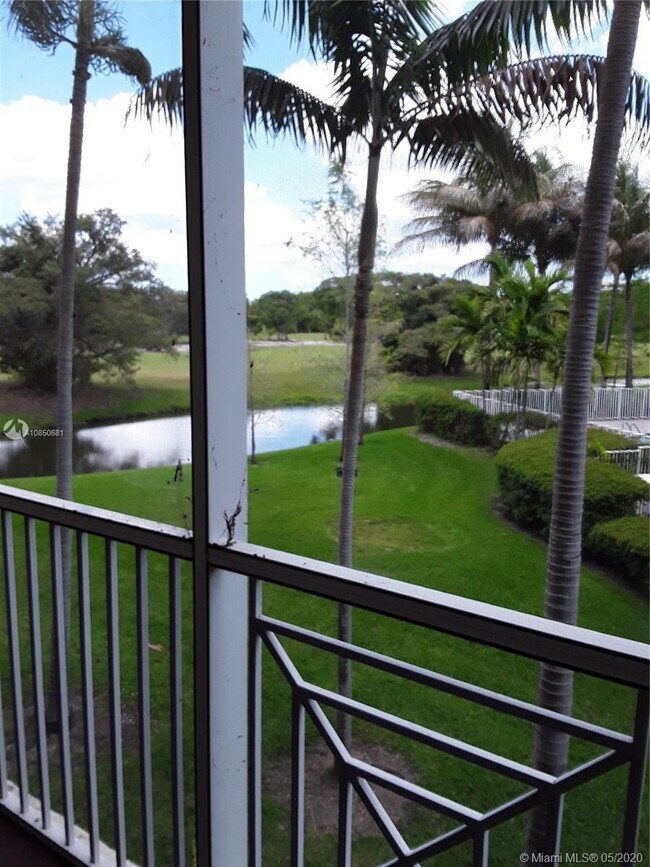 Building Photo - 3600 Oaks Clubhouse Dr