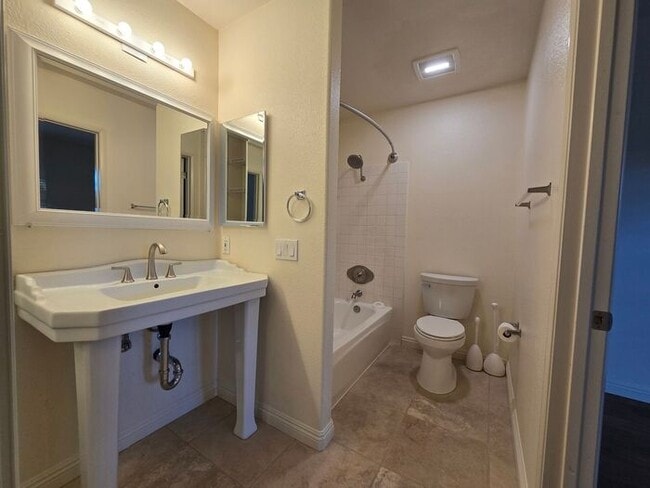 Building Photo - Private Ground-Level Condo in the Heart of Carmel Valley