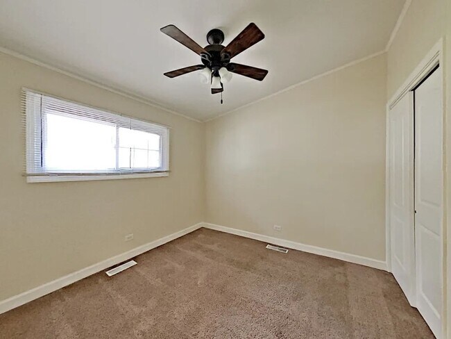 Building Photo - 778 N Elmwood Dr