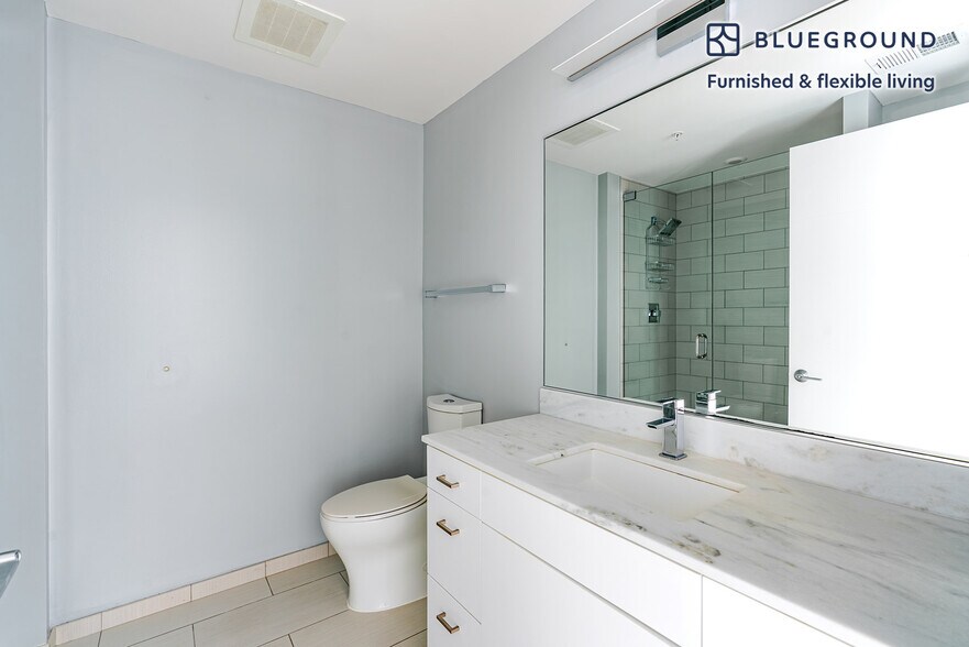 Building Photo - 4850 Rugby Ave