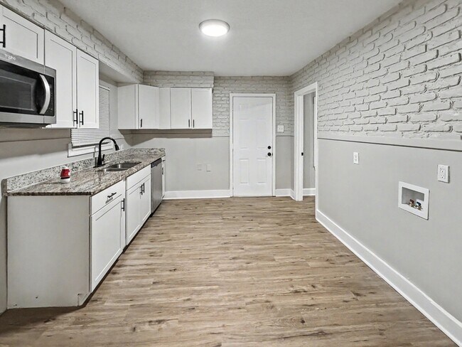 Building Photo - 1473 Oberle Ave