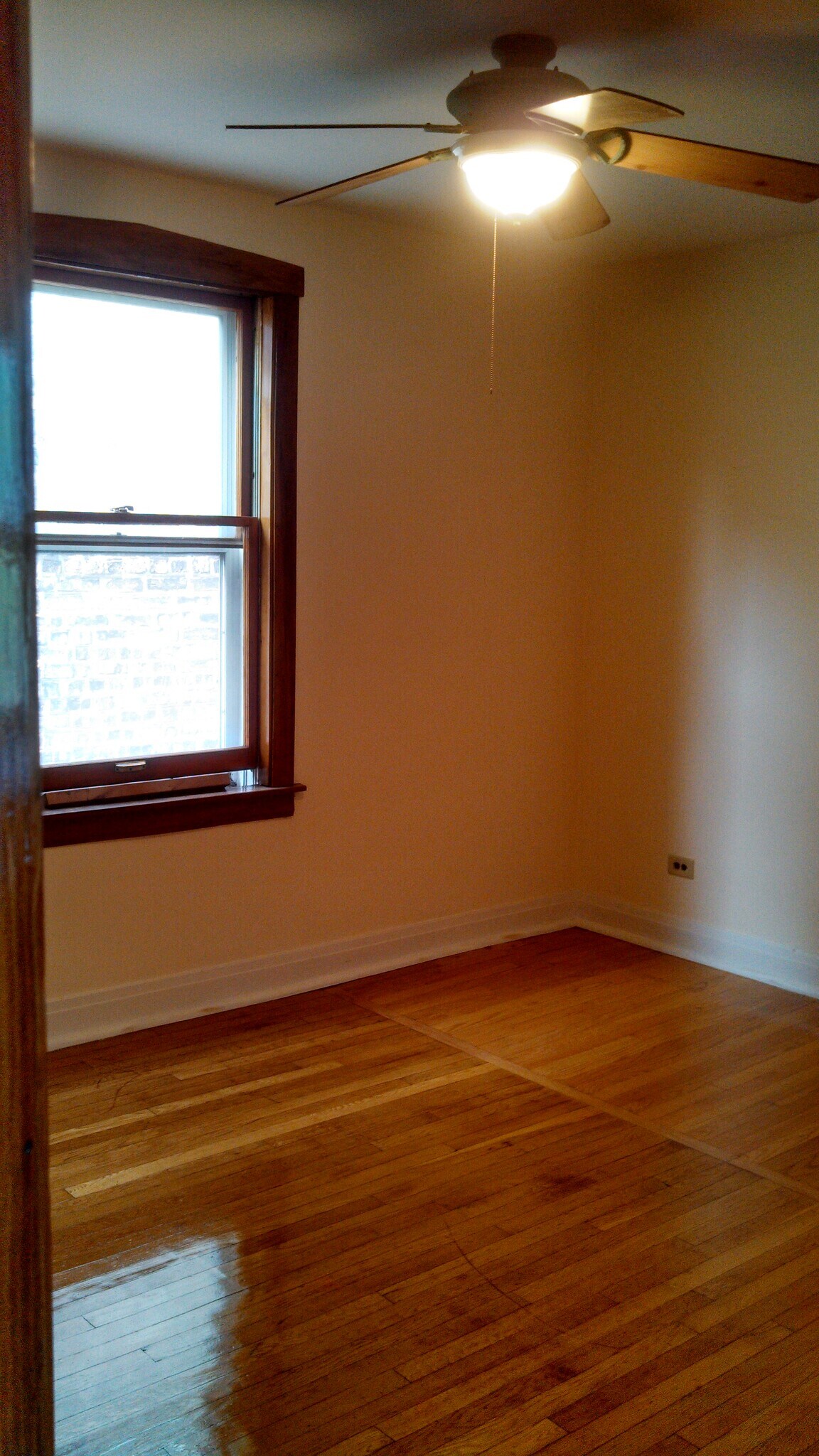 Building Photo - 624 Elgin Ave