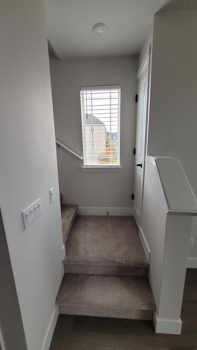 Building Photo - 7065 NW Bountiful Terrace