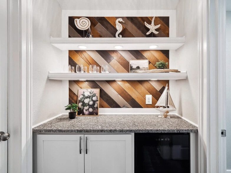 Building Photo - 1610 Cooper Foster Park Rd