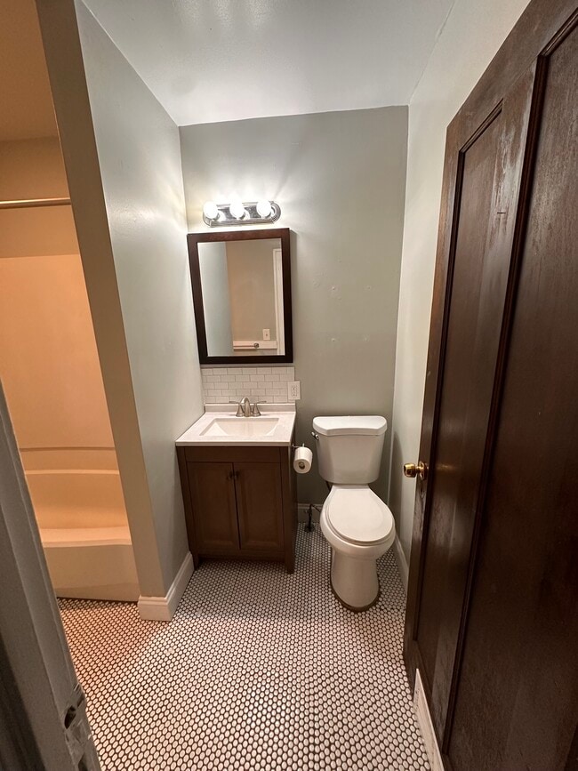 Building Photo - 2205 Cottage Grove Dr