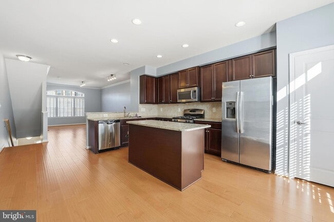 Building Photo - 14619 Featherstone Gate Dr