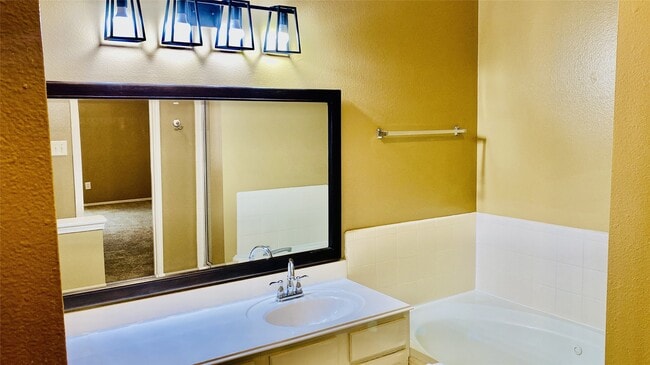 Building Photo - 18034 Platinum Springs Dr