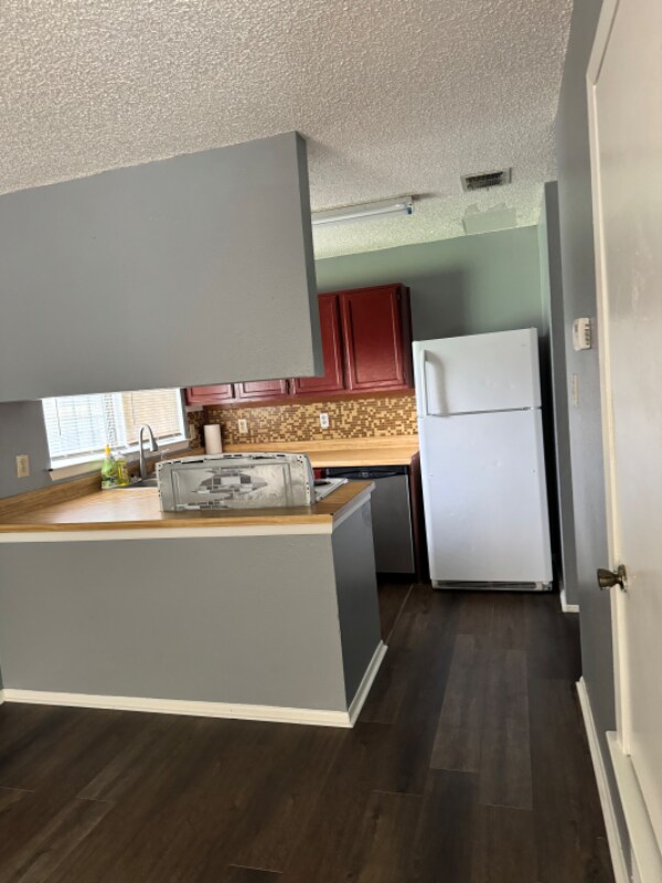Building Photo - 6227 Valley King