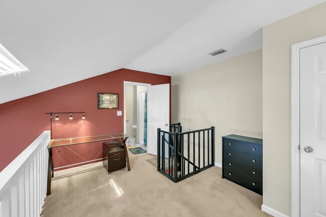 Building Photo - 1203 Erin Way