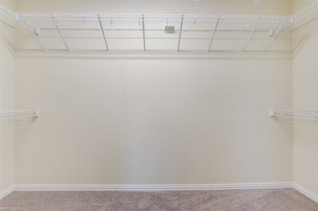 Building Photo - 30243 Twisting Springs Dr