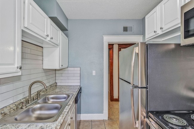 Building Photo - 2710 Holmes St