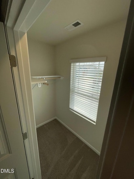 Building Photo - 1080 Peony Ln