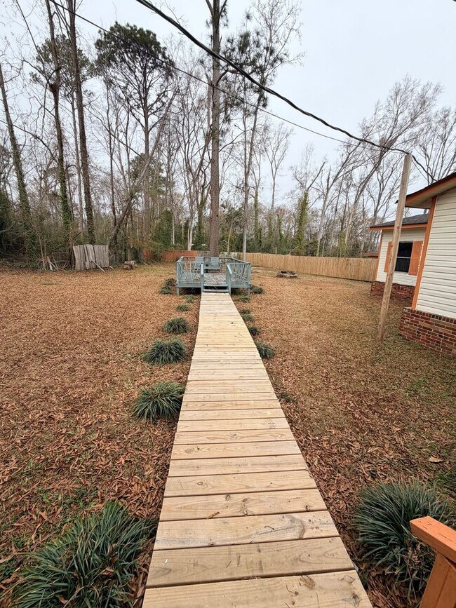 Building Photo - 113 Bream Ave