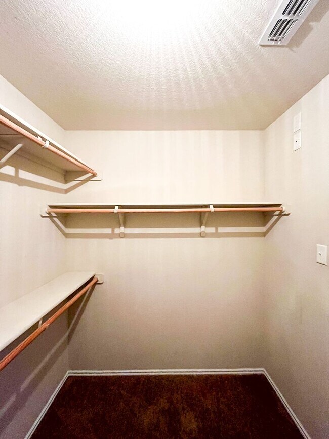 Building Photo - Available NOW!!!! This gorgeous home is located in The Landing Subdivision in Killeen. This home ...