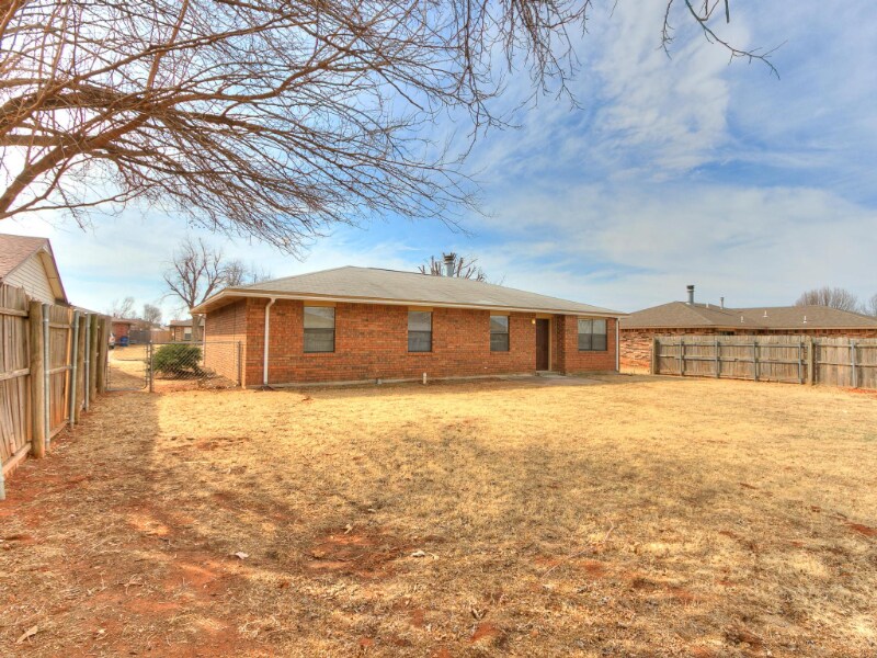 Building Photo - 305 W Chantilly Way